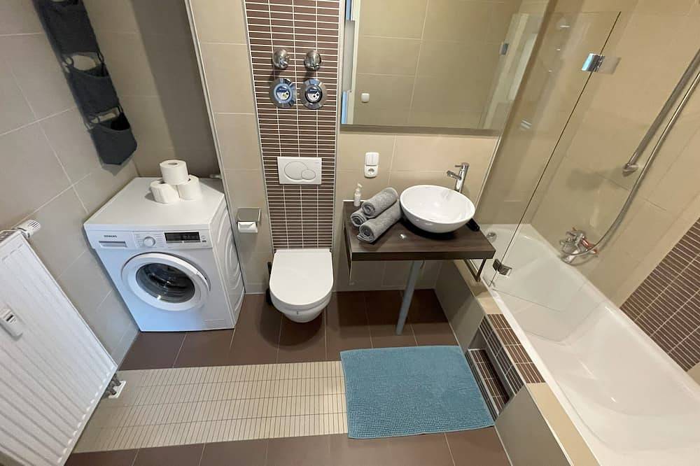 Appartamento intero, Moderno appartamento di 60 mq con terrazza e balcone, vicino al centro in Regensburg, Baviera Orientale