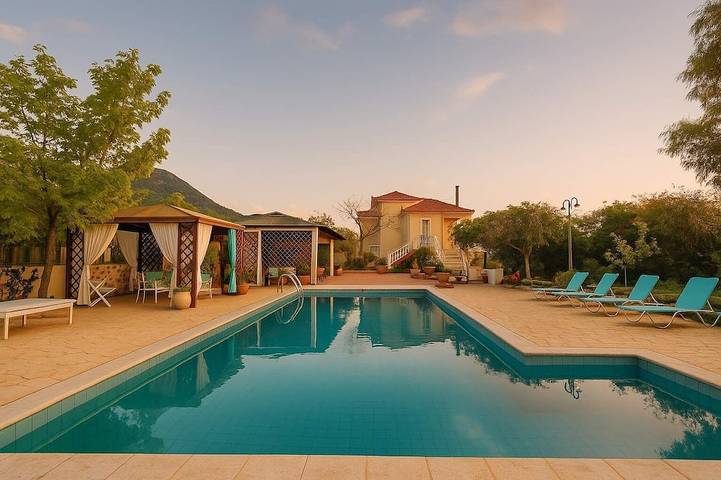 Ferienhaus für 6 Personen, mit Pool und Balkon sowie Garten