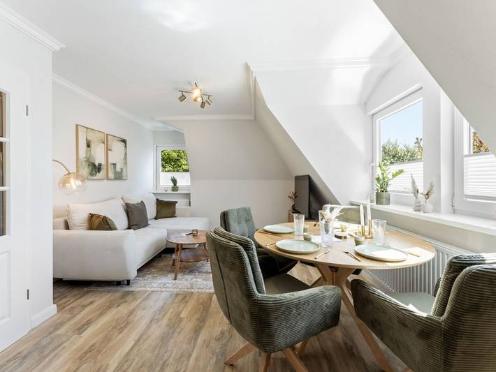 Ganze Ferienwohnung, Haus Jacobsen Wiesenglück - Komplett renoviert! Ferienwohnung Haus Jacobsen Wiesenglück. in Westerland, Sylt (Gemeinde)