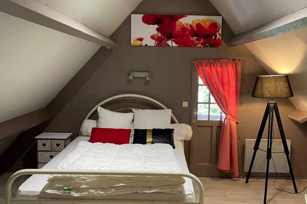 Superbe maison normande avec cheminée et jardin, proche de l'étang - 4 pers, 75m² in Jullouville, Côte de la Déroute