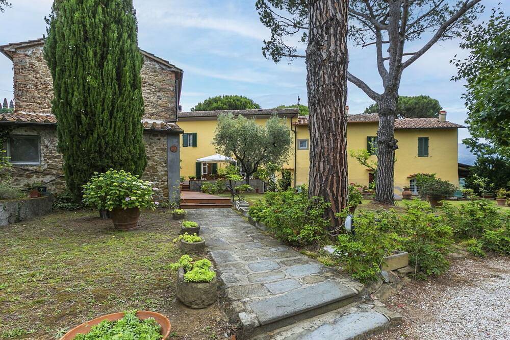 Herrliche Wohnung in einem Ferienhaus mit W-Lan, privatem Pool, Tv, Innenhof und Haustiere erlaubt in Monsummano Terme, Pistoia Provinz