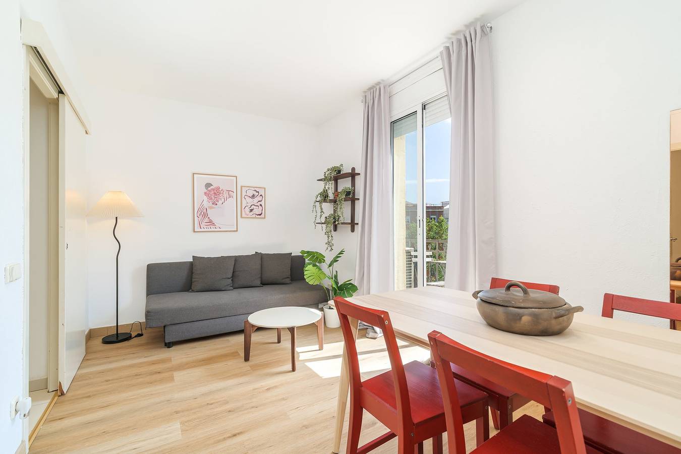 Ganze Wohnung, Ferienwohnung für 4 Personen mit Balkon in Barcelona Zentrum, Barcelona