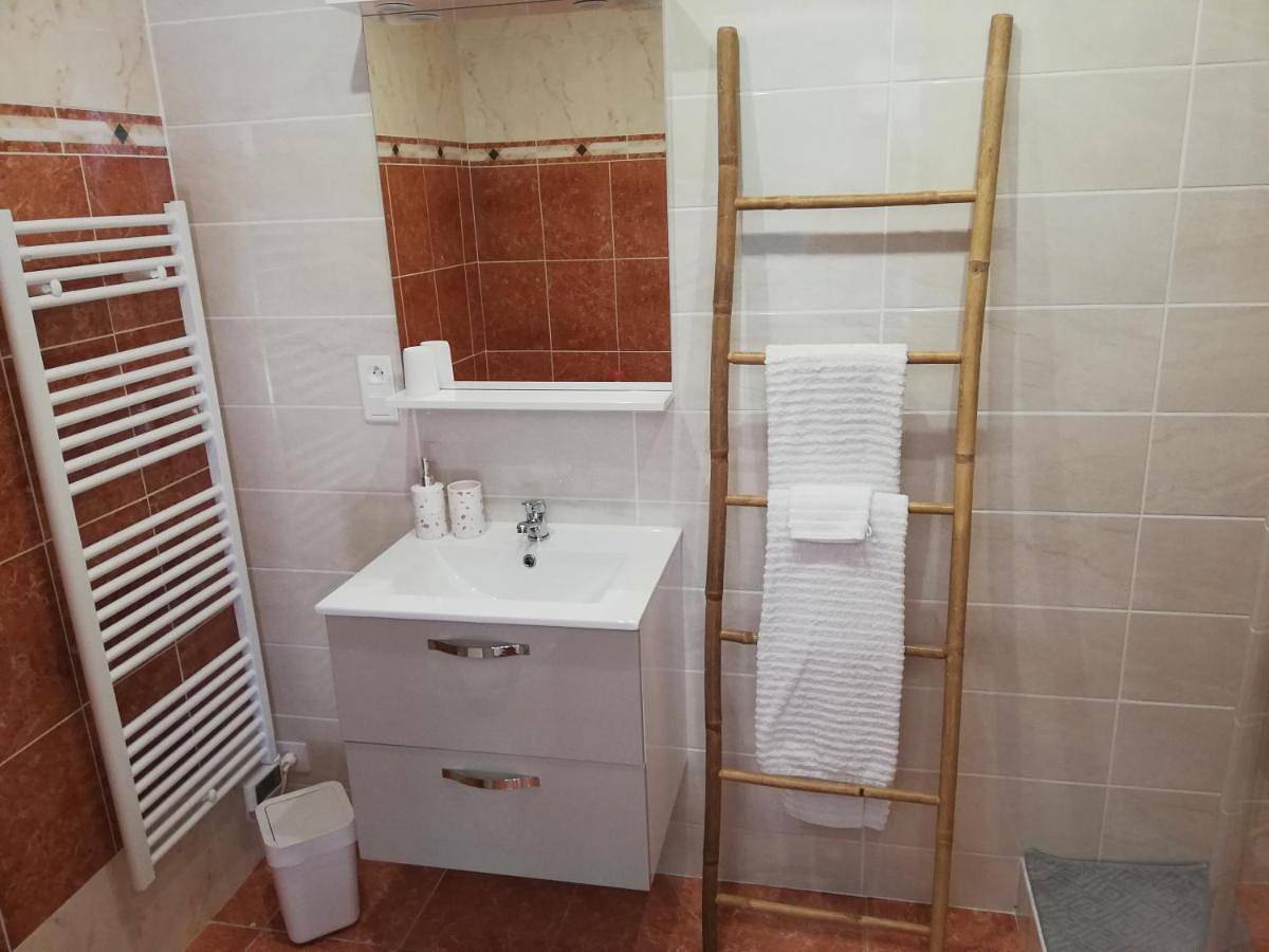 Small Double Room in Mirabeau, Regionaler Naturpark Luberon