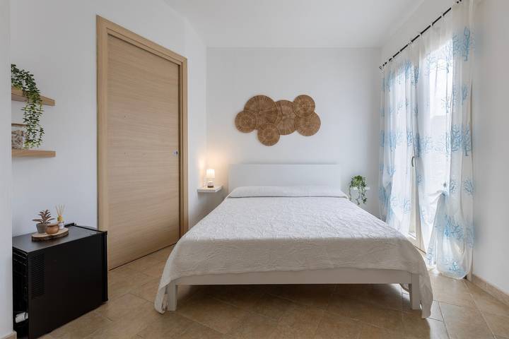 Ganze Wohnung, Zimmer 'L'Angolo- Camera 3' mit gemeinsamer Terrasse, Wlan und Klimaanlage in Porto Torres, Sassari Provinz