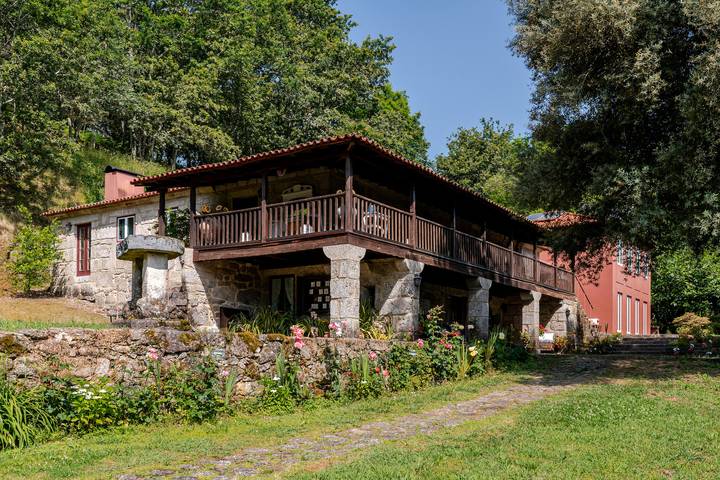 Casa rural para 12 personas, con jardín en Amares - 2