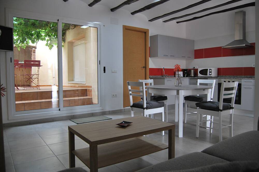 Ganze Wohnung, Apartment mit Terrasse für 2 bis 4 Personen in el Perelló, Costa Dorada