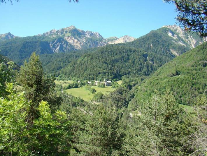 Location de vacances pour 3 personnes, avec terrasse à Crots - 2