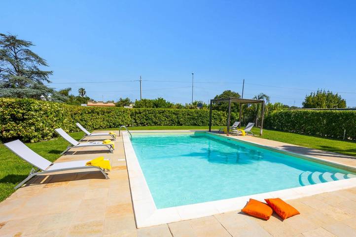 Villa Anna by Villa Plus in San Vito dei Normanni, Salento
