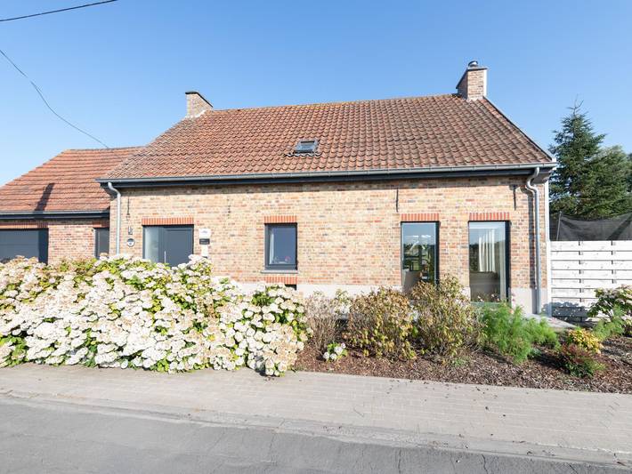 Location de vacances pour 6 personnes, avec Terrasse et Jardin à Koekelare