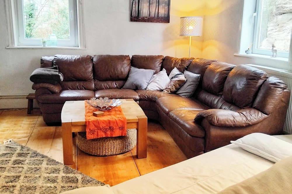 Ganze Wohnung, Gemütliche Wohnung mit Garten für bis 7 Gäste, Firma, Familie & Hund in Seenähe in Niedersachsen