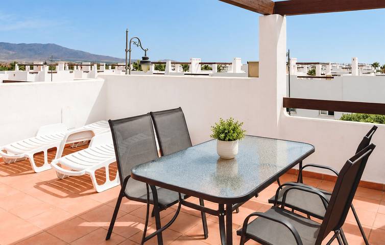 Apartamento vacacional entero, Encantador apartamento con piscina y terraza in Condado de Alhama, Alhama de Murcia