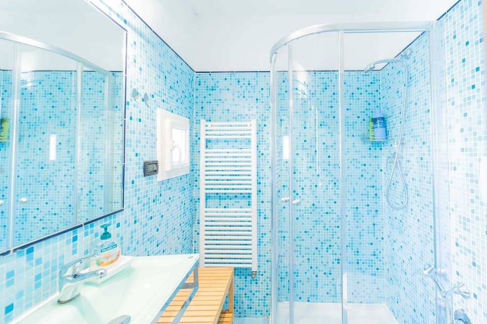Appartamento intero, Casa tipica ligure lungomare in pieno centro in Lerici, Comune di Lerici