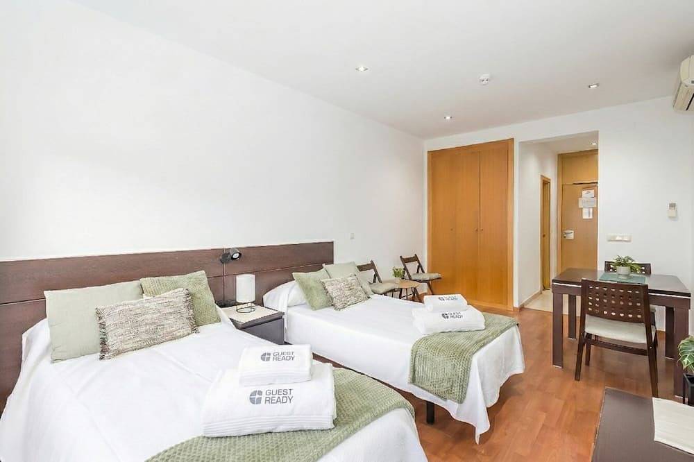 Appartement entier, Guestready - Domocenter studio with garage in Bormujos, Province de Séville