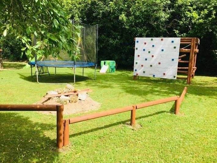 Location de vacances pour 13 personnes, avec Terrasse ainsi que Jardin et Piscine à Passirac