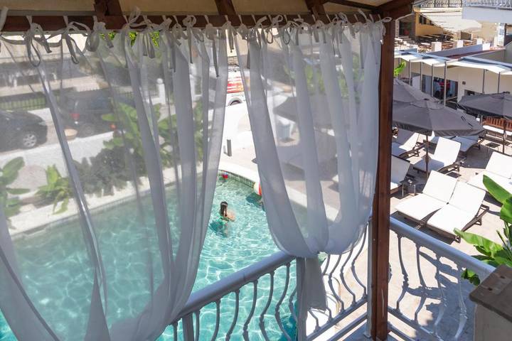 Hôtel pour 2 personnes, avec Balcon et Terrasse ainsi que Jacuzzi et Jardin