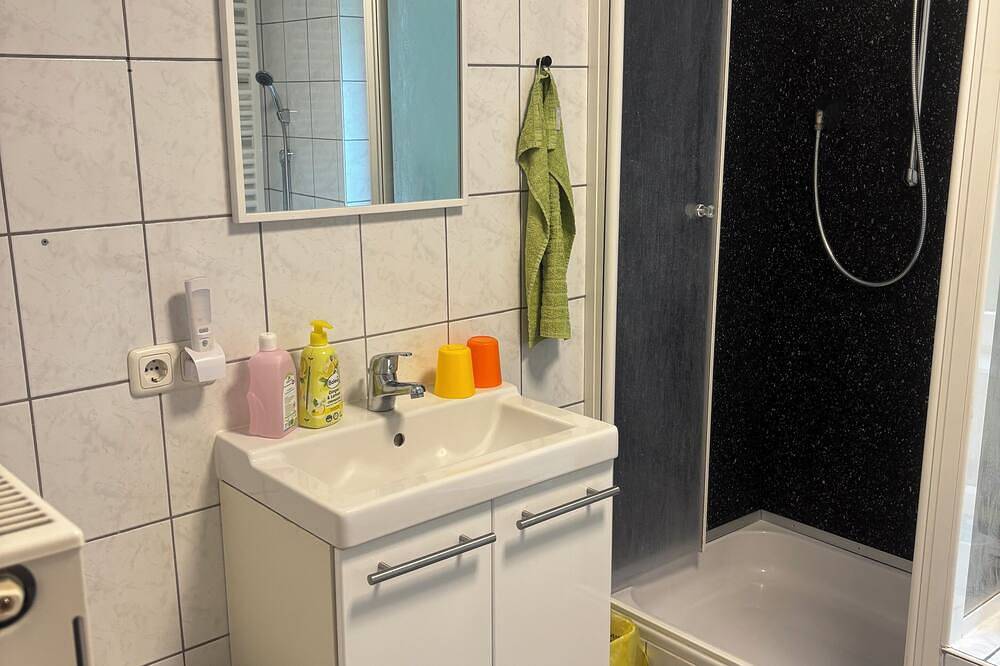 Ganze Wohnung, Moderne 3-Zimmer Wohnung in Erlangen, Franken