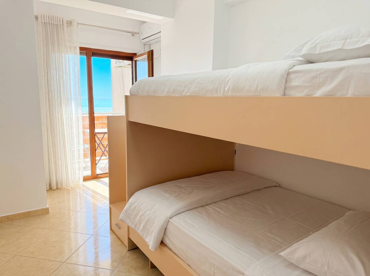 Apartamento entero, Sea View Apartment In Durres with Private Parking in Durrës, Albania