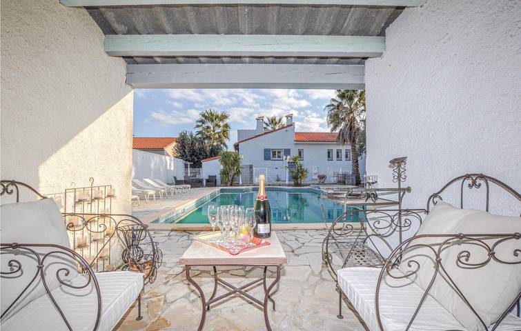 Appartement am Pool mit Parkplatz und AC in Baixas, Mittelmeerküste (Frankreich)