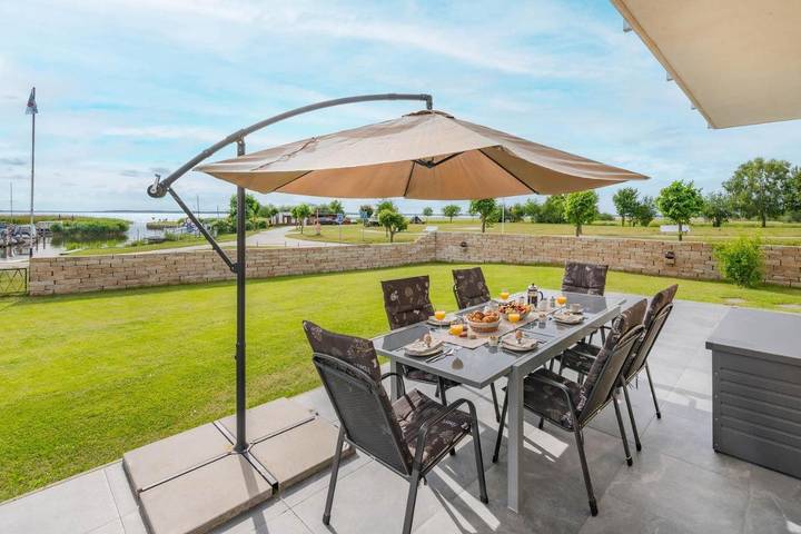 Ferienhaus für 8 Personen, mit Terrasse und Garten sowie Seeblick in Bernsteinbäder - 2