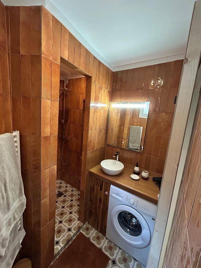 Appartement entier, One-Bedroom Apartment in Gémenos, Région de Marseille