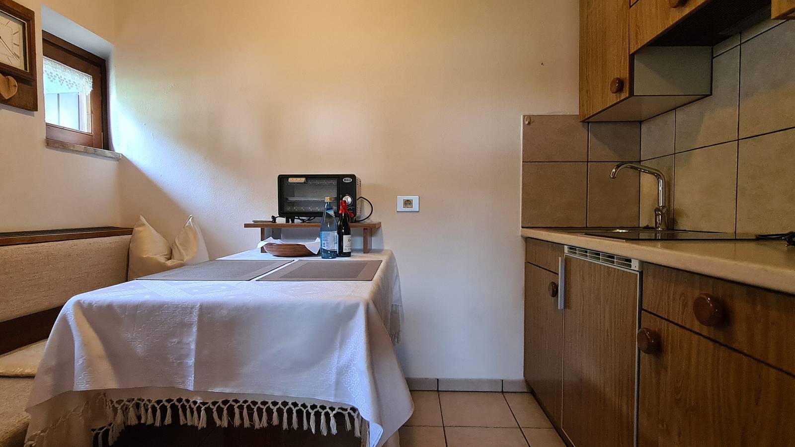 Ganze Wohnung, Ferienwohnung 'Innerhofer - Nordbalkon' mit Bergblick, Gemeinschaftspool und Wi-Fi in Riffian, Texelgruppe