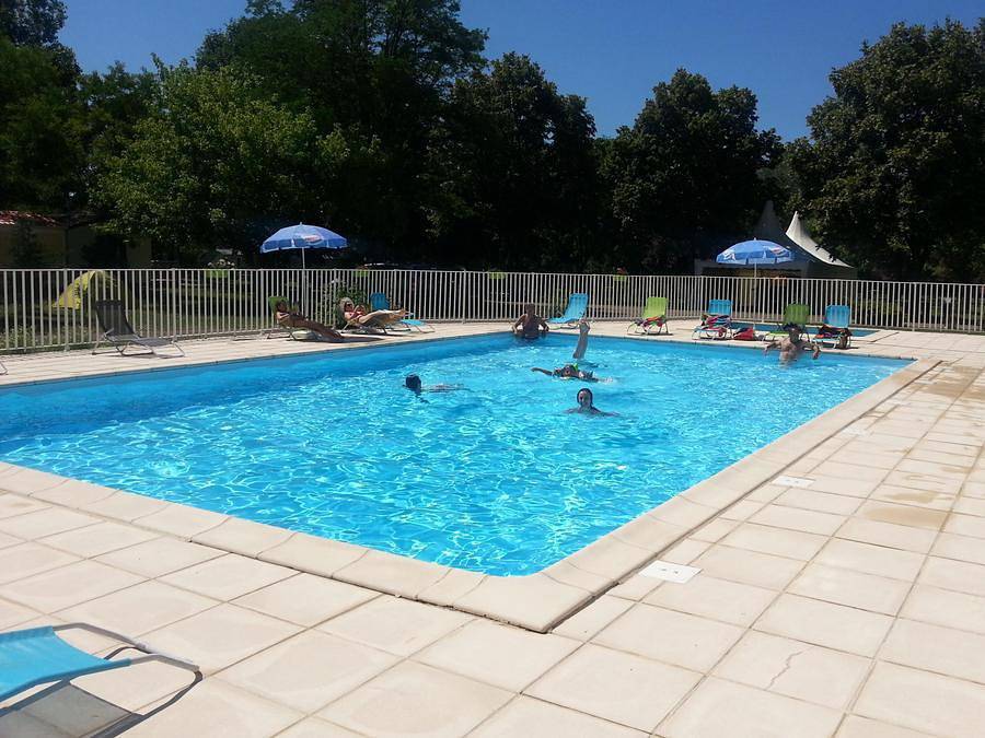 Camping Les Rives du Céou - Safaritent 4 personen - Bengaalse tent, 4 slaapplaatsen, geen sanitair in Saint-Chamarand, Centraal Massief
