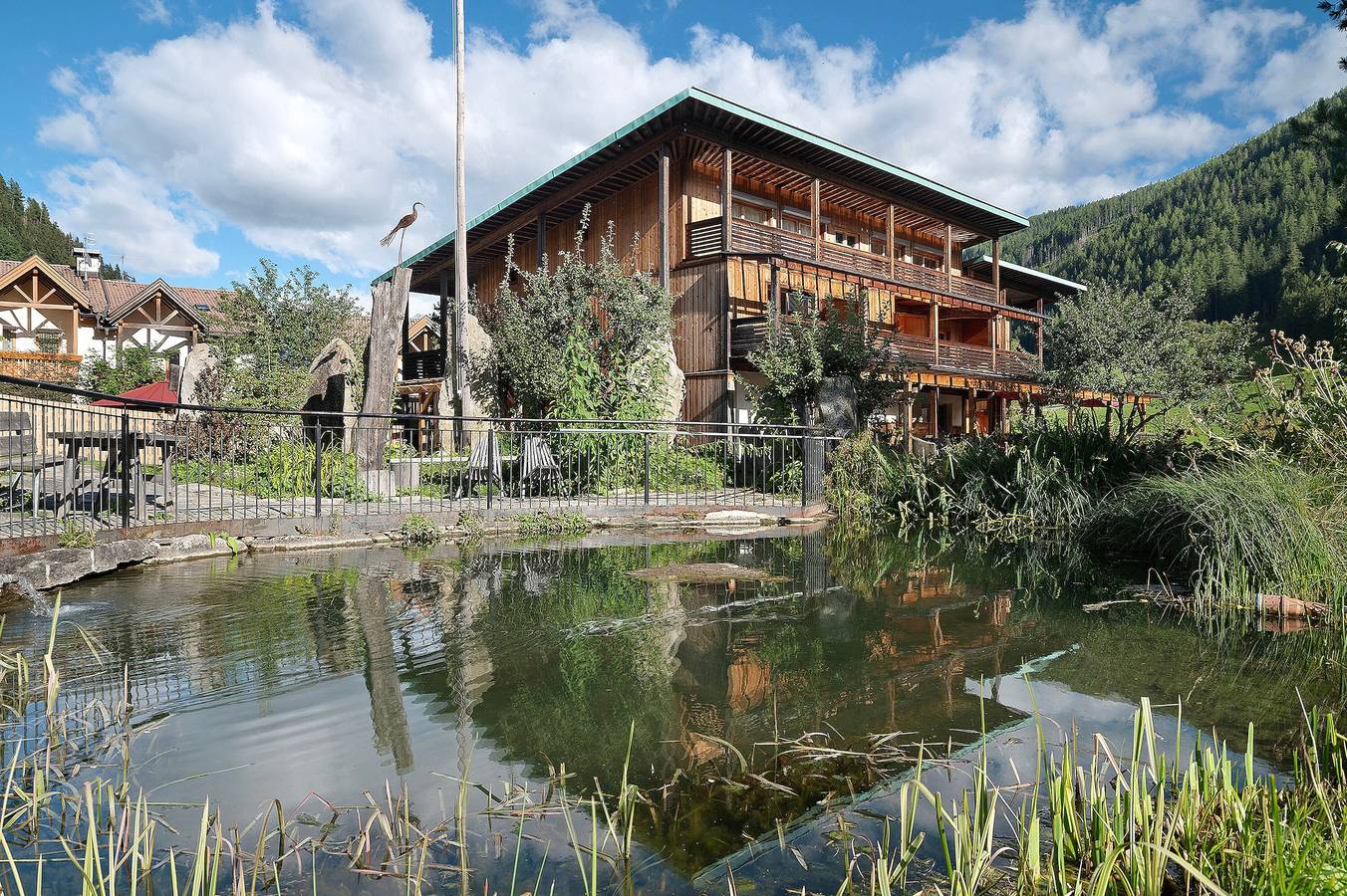 Appartamento intero, Appartamento 'Naturidyll Mitterbach Apt Solis' con vista sulle montagne, giardino in comune e Wi-Fi in Rio Bianco, Valle Aurina