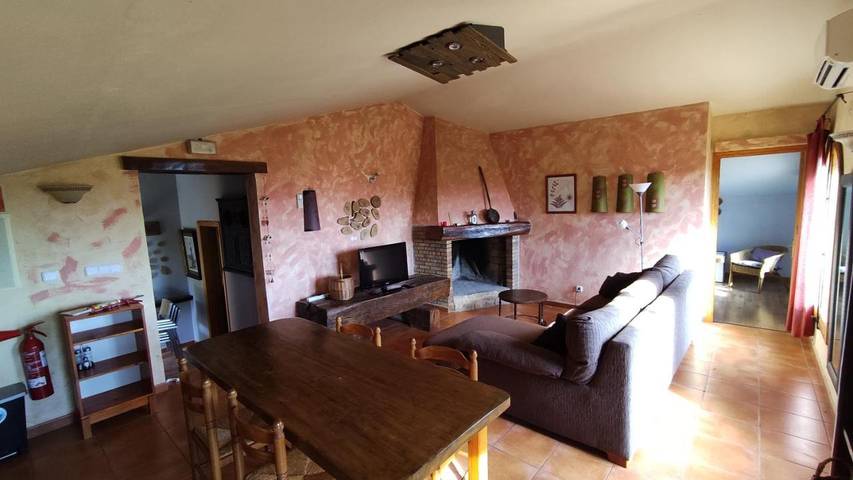 Casa rural para 4 personas, con piscina además de jardín y vistas, Se admiten mascotas en Garrotxa - 3