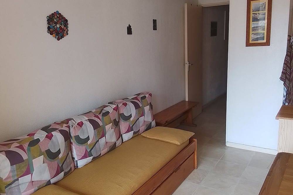 Appartement entier, A 15 minutes à pied du port de Sanary et de la plage. Résidence avec piscine in Sanary-sur-Mer, Côte méditerranéenne (France)