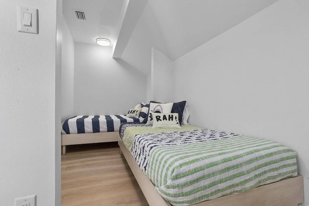 Bezaubernde Aussicht auf den Golf. Gourmetküche und private Strandpromenade. in Pensacola Beach, Emerald Coast