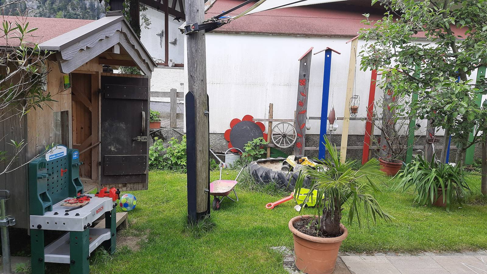 Ganze Ferienwohnung, Ferienwohnungen Zuhaus Auerhof - Ferienwohnung Fliederbusch 40 qm, Schlafzimmer auf der Galerie und Süd-West-Terrasse in Kampenwand, Aschau im Chiemgau
