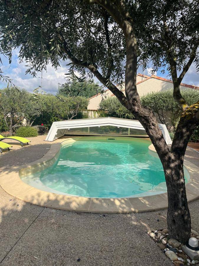 Villa for 8 people, with pool and garden - 1