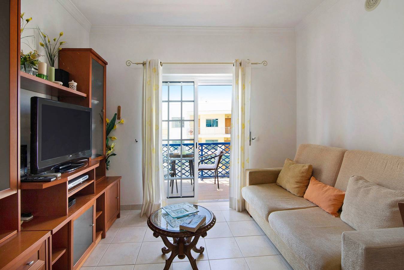 Apartamento inteiro, Fantástico Apartamento "T2 Bosque de São José" com Piscina, Varanda e Ar Condicionado in Albufeira, Distrito de Faro