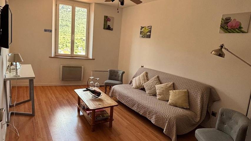 Gîte pour 5 personnes, avec vue à Maury - 3