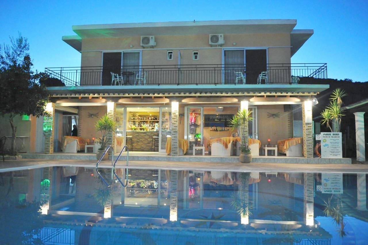 Makis louvlis apartments in Μωραΐτικα, Κέρκυρα