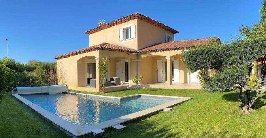 Villa pour 8 personnes, avec Terrasse ainsi que Jardin et Piscine à Pertuis