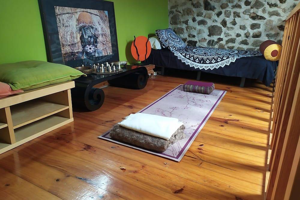 Rural house with private garden in Almenara de Tormes, Salamanca Province