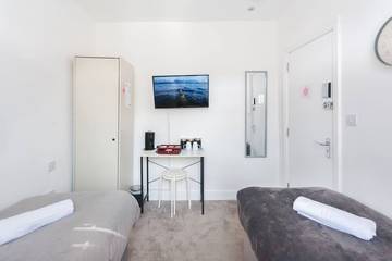 Bed And Breakfasts for 2 Guests in Camden, London, Picture 2