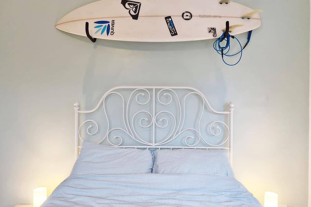 Coastal - Wittering  -  an annexe that sleeps 6 guests  in 3 bedrooms in West Wittering, West Sussex