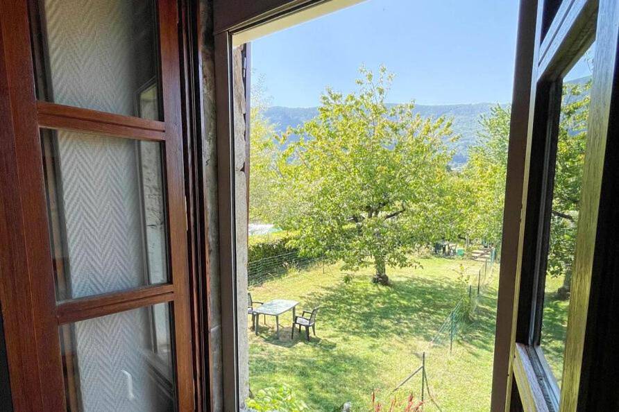 Chambres d'hôtes avec entrée privative au calme dans maison de village au-villard in Saint-Jorioz, Parc naturel régional du Massif des Bauges