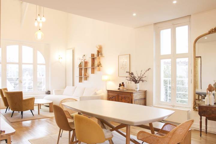 Gîte pour 9 personnes, avec jardin, animaux acceptés à Suresnes - 3