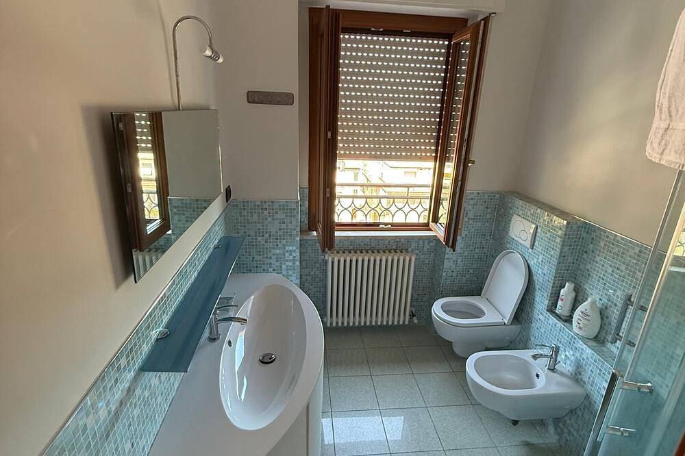Apartamento entero, Elegant penthouse located in a very central area, just a few steps from the sea. in Grottammare, Grottammare (Comune)