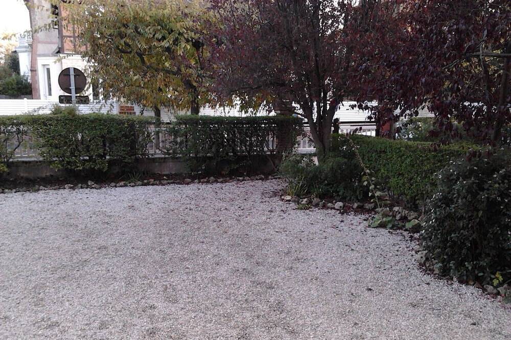 Grande villa avec jardin à Houlgate, bord de mer à 2 h de Paris in Saint-Sauveur-de-la-Mer, Région de Lisieux