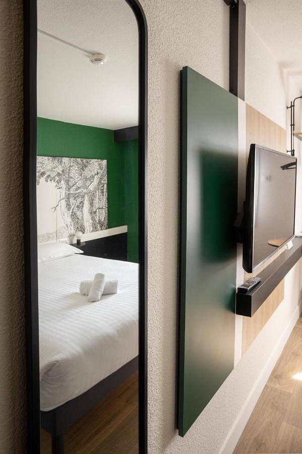 Hôtel pour 3 personnes, avec vue et jardin, animaux acceptés à Gradignan - 3