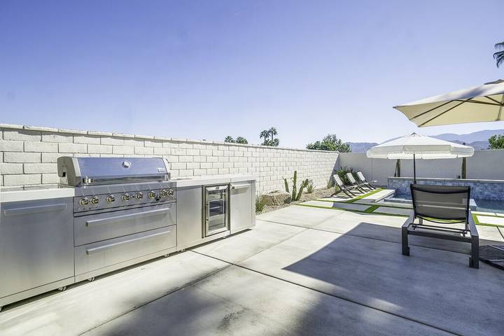 Vacation rental for 8 people, with balcony and hot tub as well as yard, with pets in La Quinta (CA)