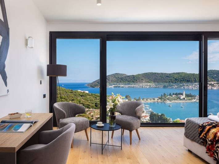 Villa pour 13 personnes, avec Balcon ainsi que Jardin et Piscine dans Vis - 4