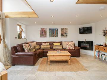 Log Cabin for 2 People in Herefordshire, West Midlands, Photo 2