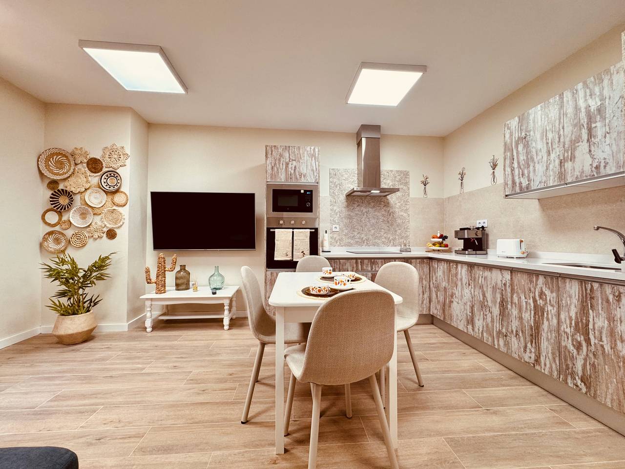 Entire apartment, Click&Guest - Cosmopolis 2 in Vecindario, Santa Lucía de Tirajana