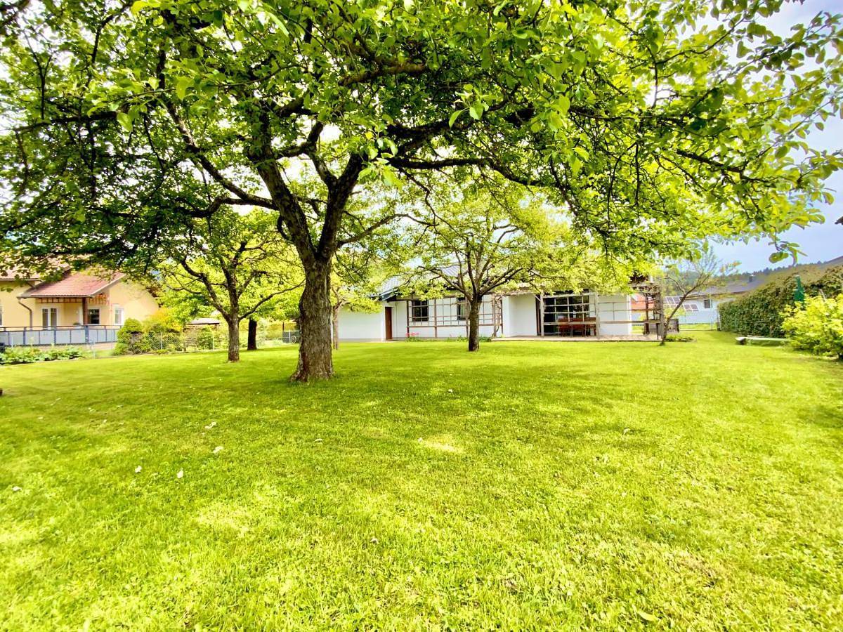 Garden Paradise - Ferienhaus mit 400m2 Garten - Nähe Ossiacher See in Villach, Klagenfurt-Villach