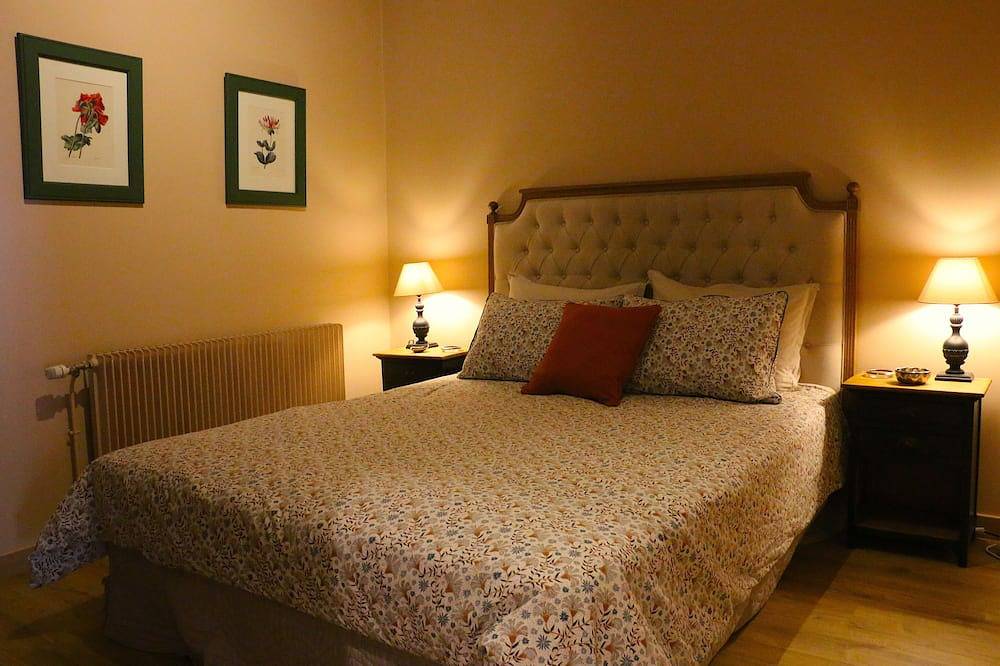 Entire apartment, Chic et Cosy, au cœur de la vieille ville, + vue in Le Puy-en-Velay, Haute-Loire